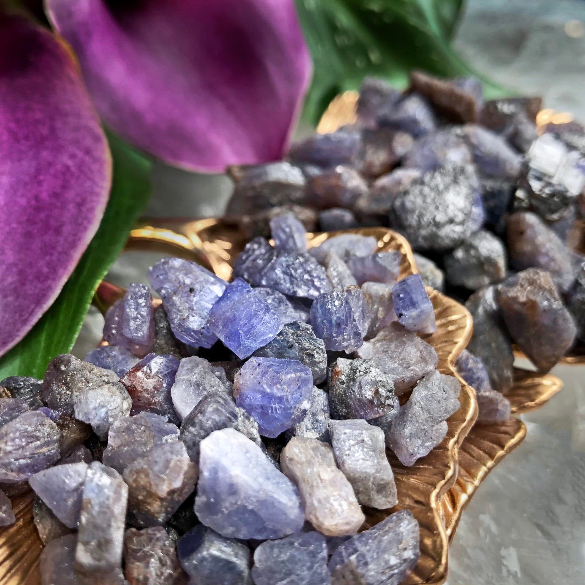 Tanzanite — Crystals illustration