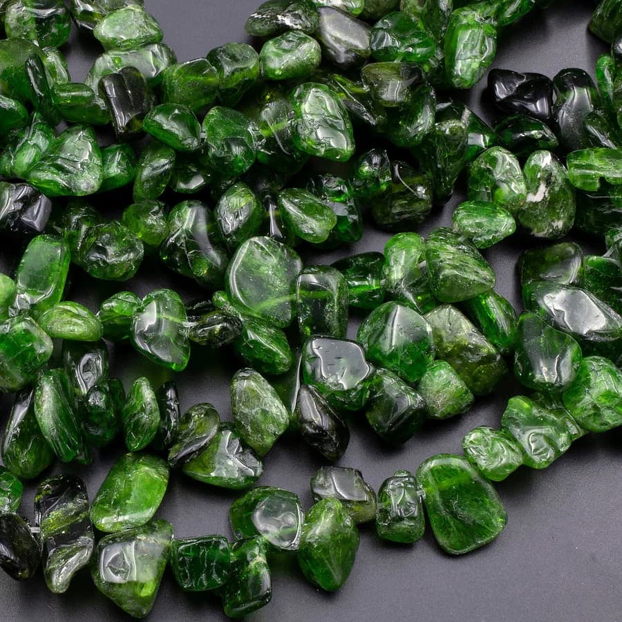 Chrome Diopside — Crystals illustration
