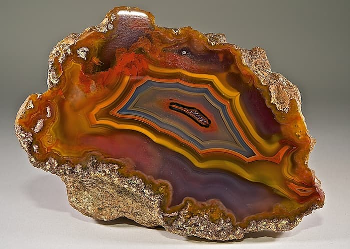 Agate — Crystals illustration