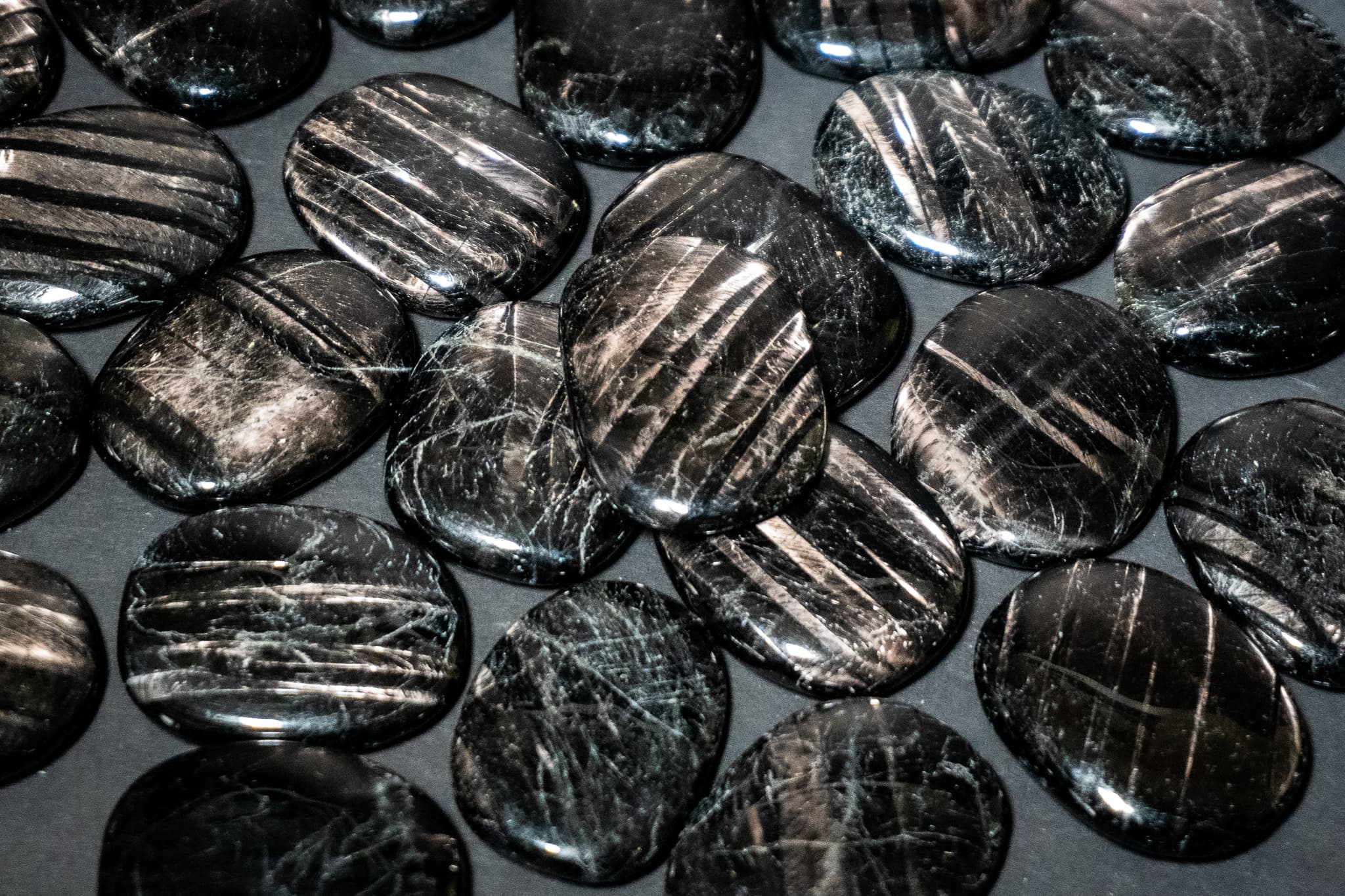 Hypersthene — Crystals illustration