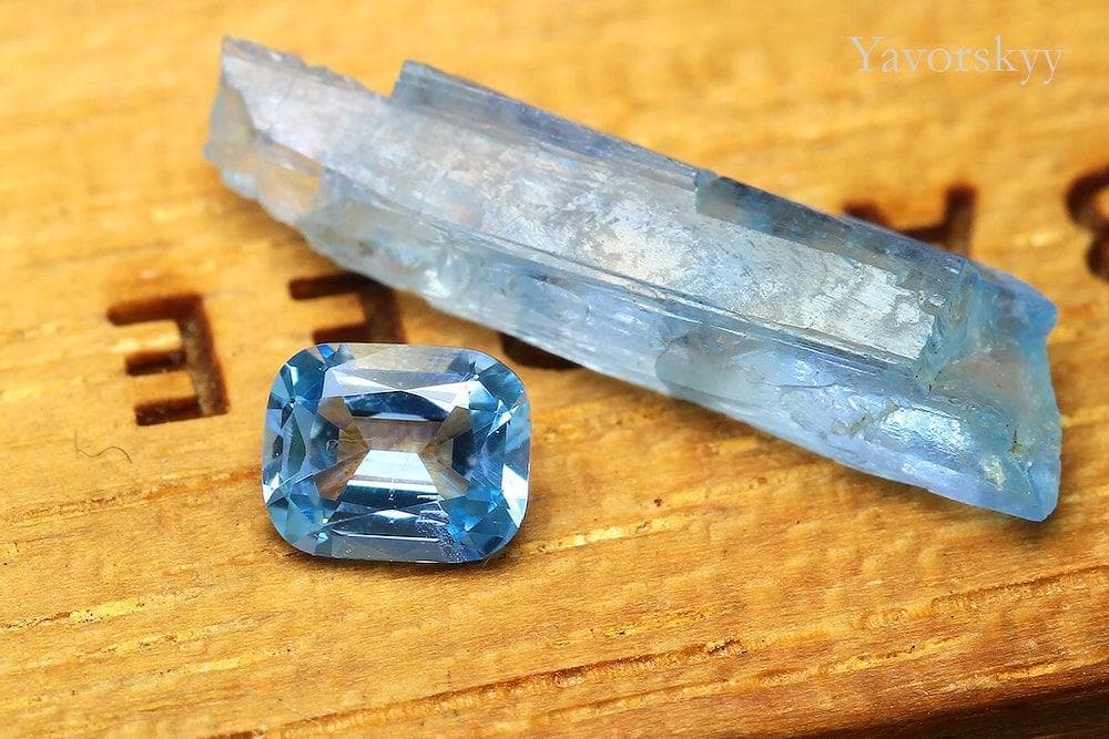 Jeremejevite — Crystals illustration