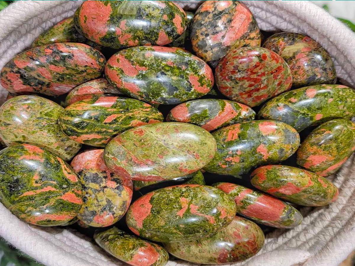 Unakite — Crystals illustration